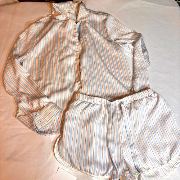Forever 21 Other - NWOT Forever 21 White Striped Satin Shirt & Short Sleepwear Set Size XS